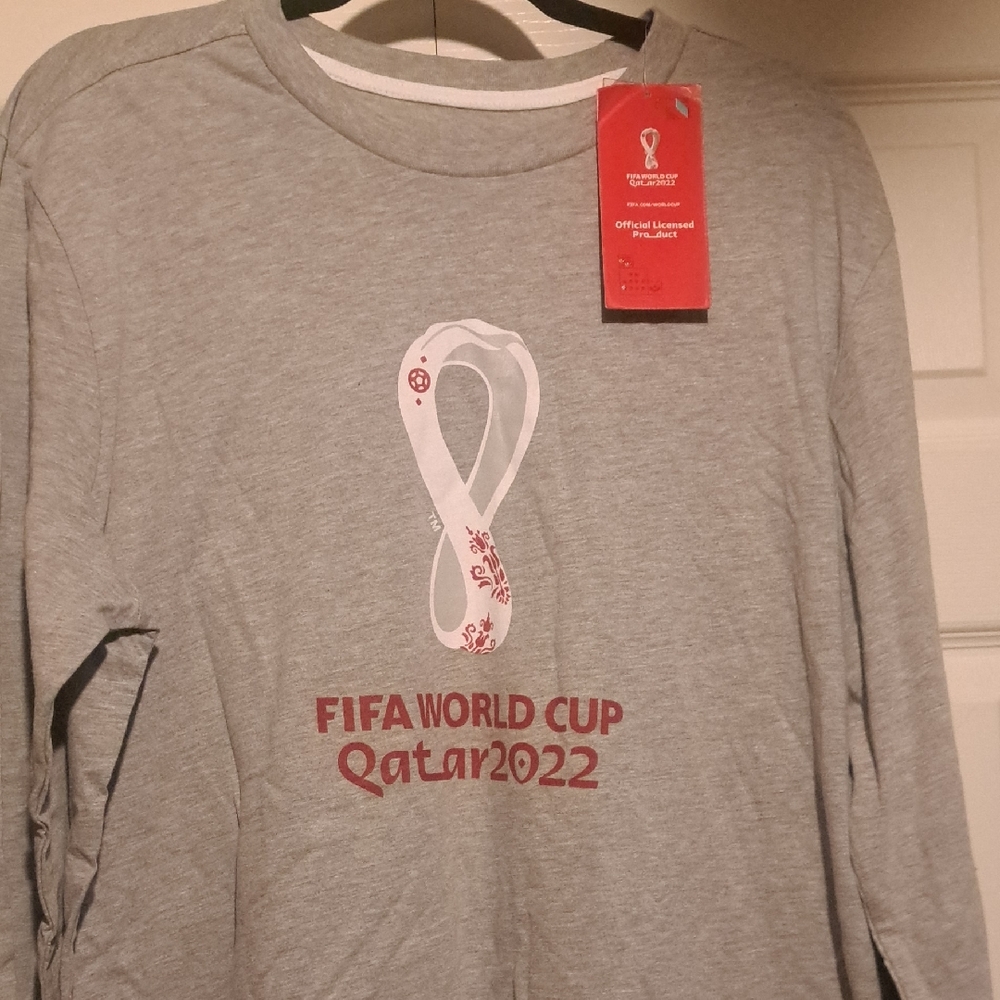 NWT Men's FIFA World Cup Qatar 2022 Gray Long Sleeve Shirt.  XL